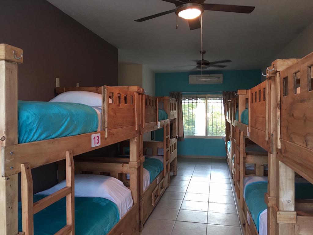 Hostal Бусериас Экстерьер фото
